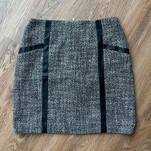 Leather and tweed skirt